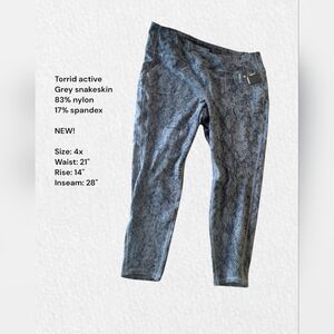 #47 Torrid snakeprint active leggings NEW